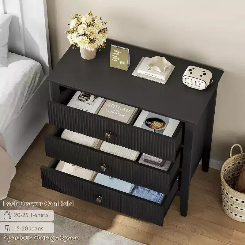 Commode 3 tiroirs cannelée – Meuble de rangement moderne en bois avec pieds en métal et kit anti-basculement, pour chambre/salon