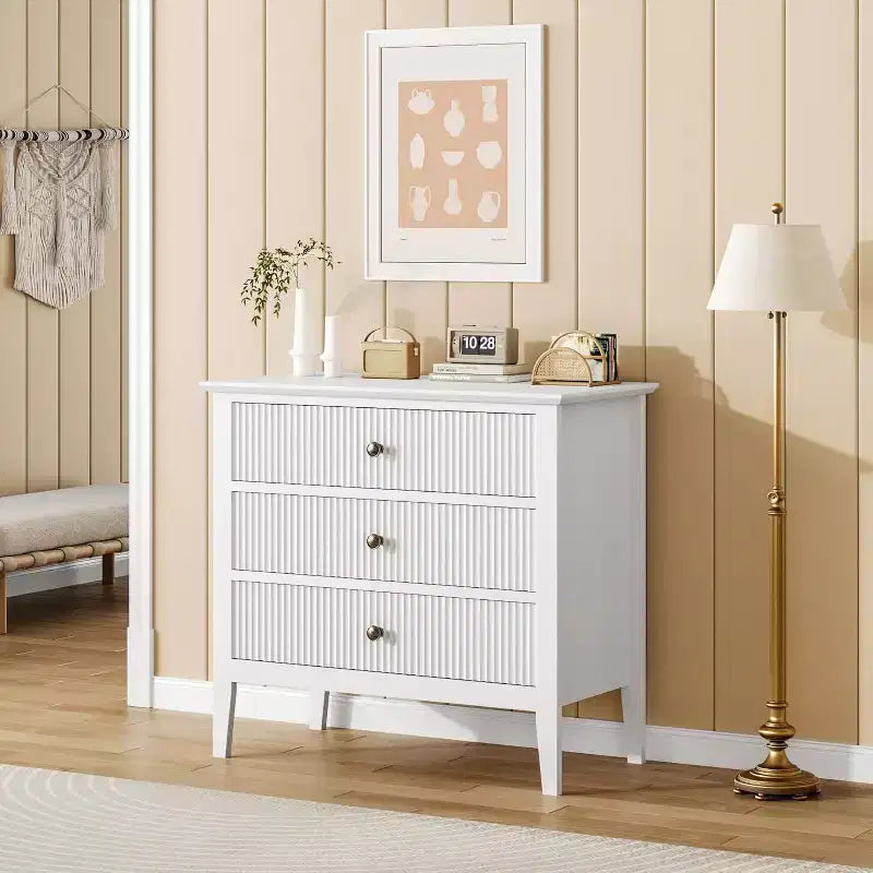 Commode 3 tiroirs cannelée – Meuble de rangement moderne en bois avec pieds en métal et kit anti-basculement, pour chambre/salon